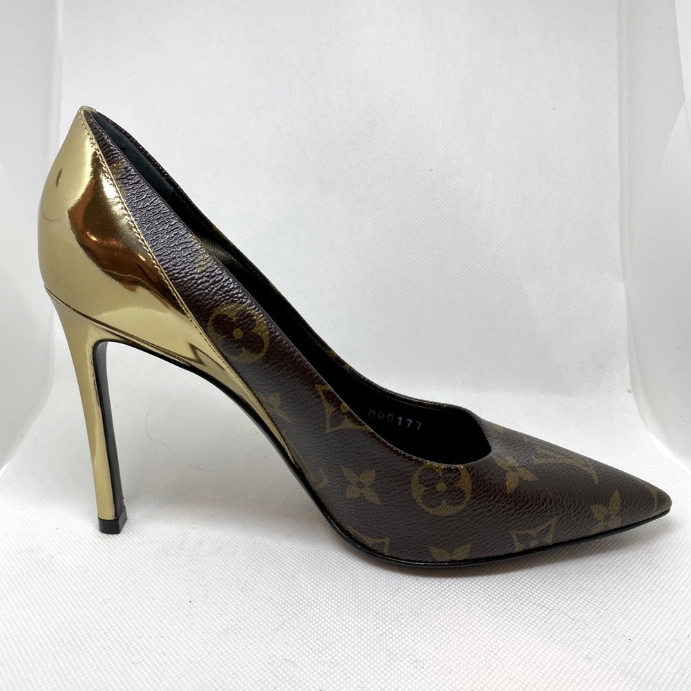Louis Vuitton Cherie Pump with Gold Heels